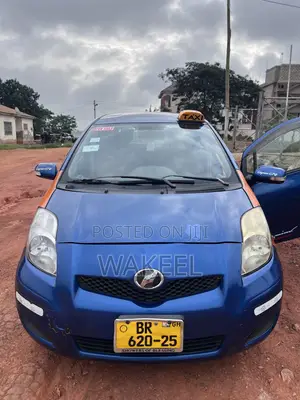 Toyota Vitz 1.5 FWD 3dr 2010 Blue