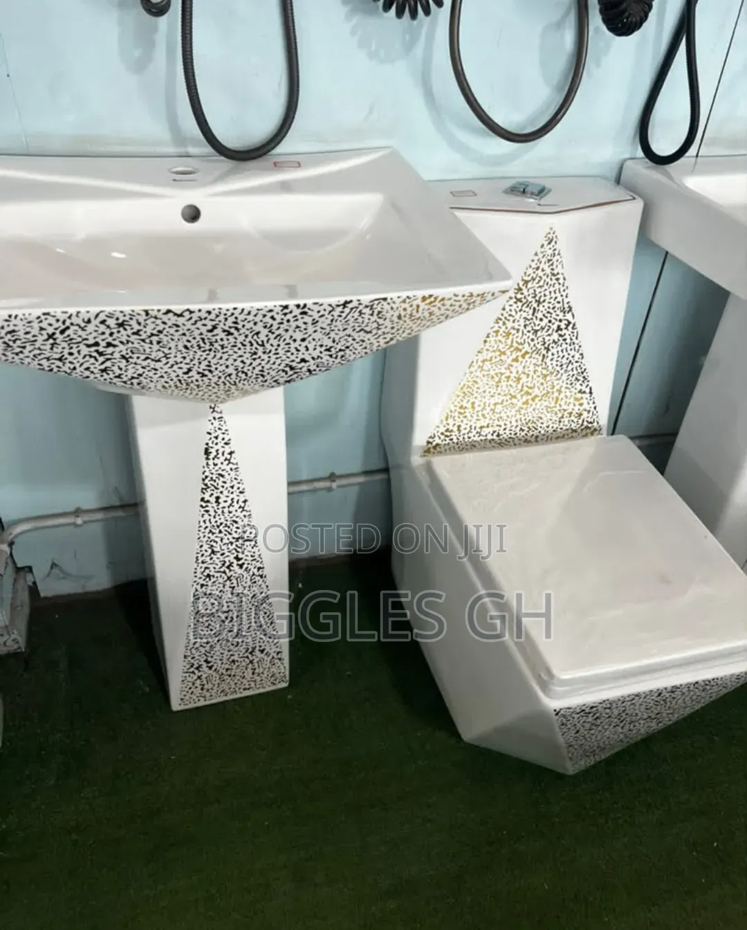 Diamond Shaped Wc With Basin Complete Set