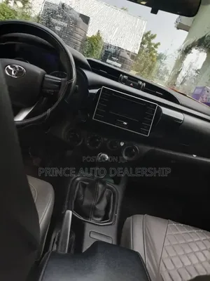 Toyota Hilux 2021 Silver