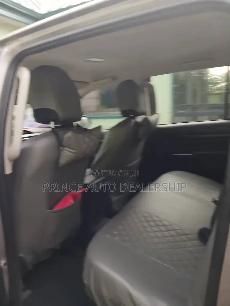 Toyota Hilux 2021 Silver