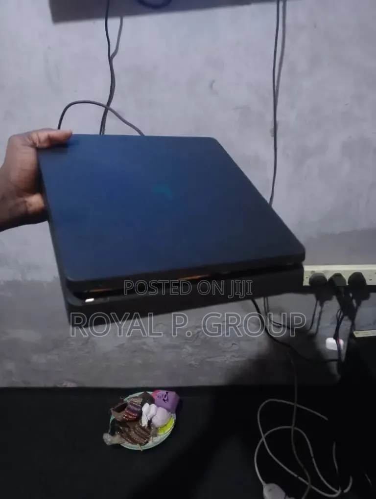 PS4 Slim With 13 Games