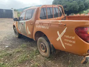 Mitsubishi L200 2010 Orange