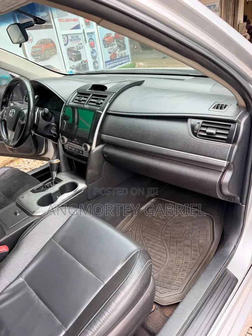 Toyota Camry 2014 Silver