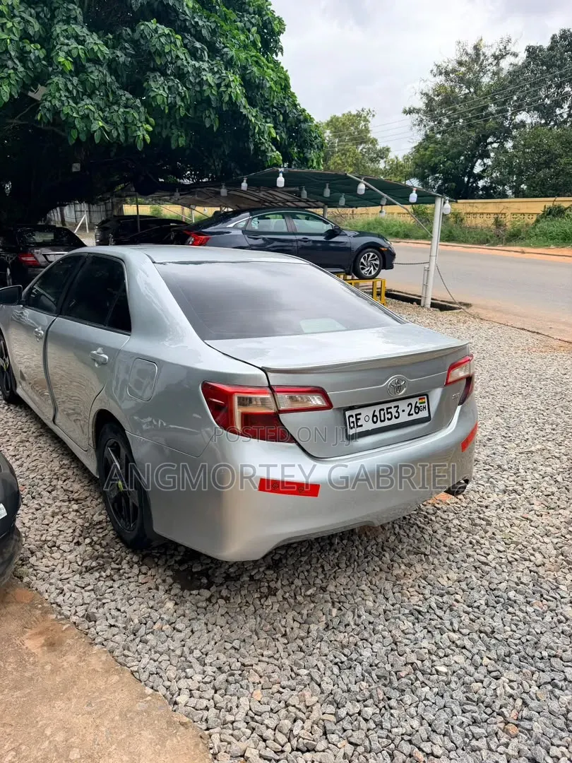 Toyota Camry 2014 Silver