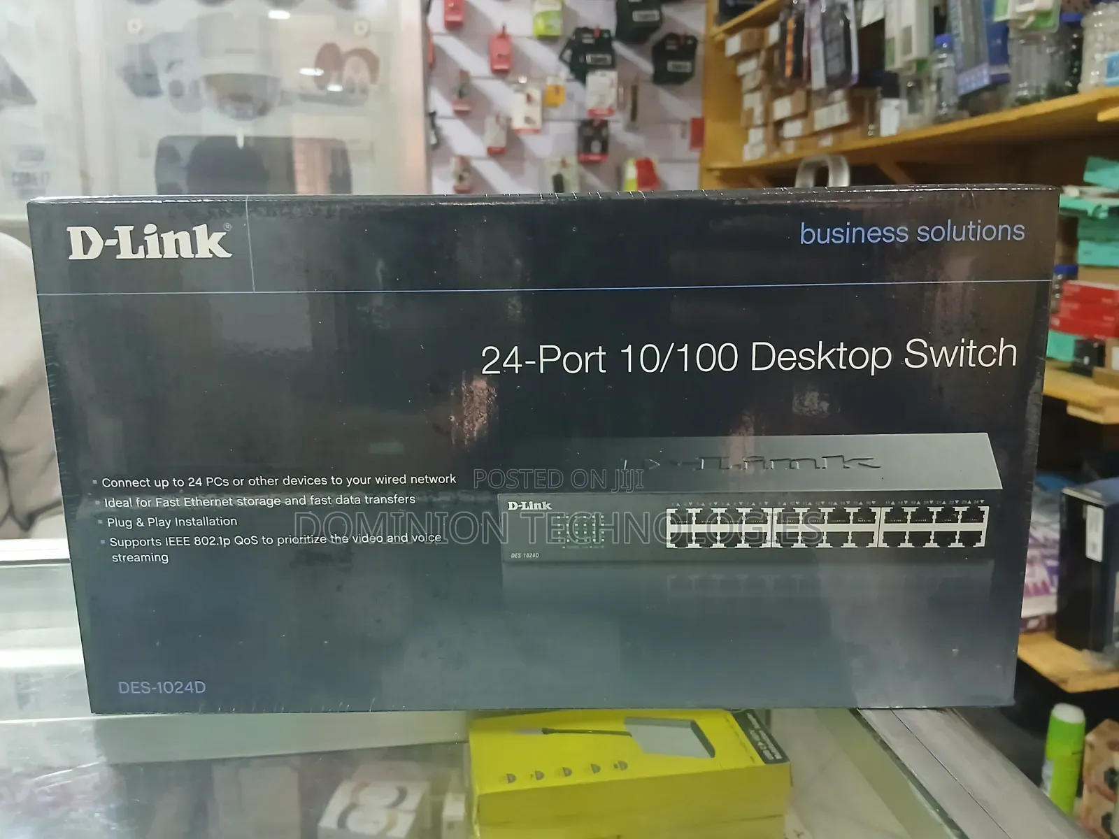 D - Link 24 - Port 10/100 Desktop Switch