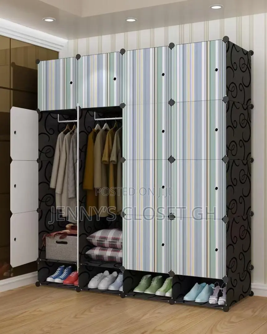 20 Cubes Plastic Wardrobe
