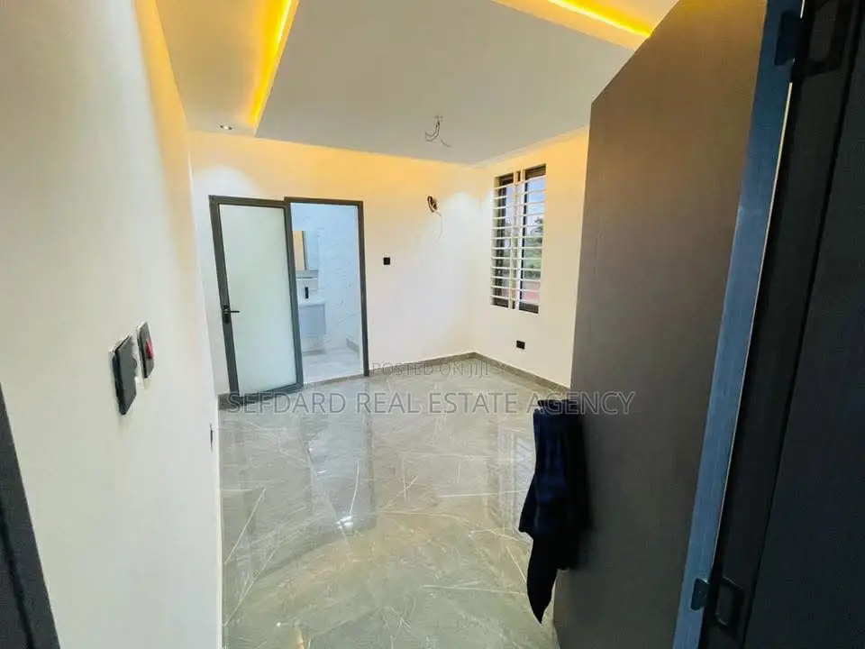 3bdrm Duplex in Sefdard Properties, East Legon for sale
