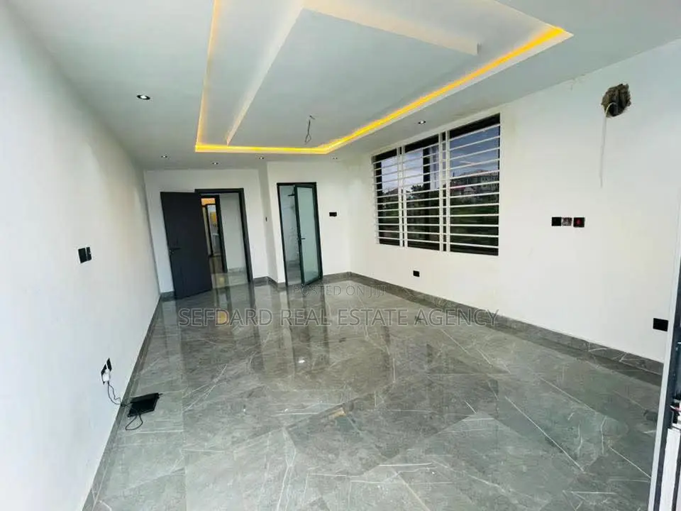 3bdrm Duplex in Sefdard Properties, East Legon for sale