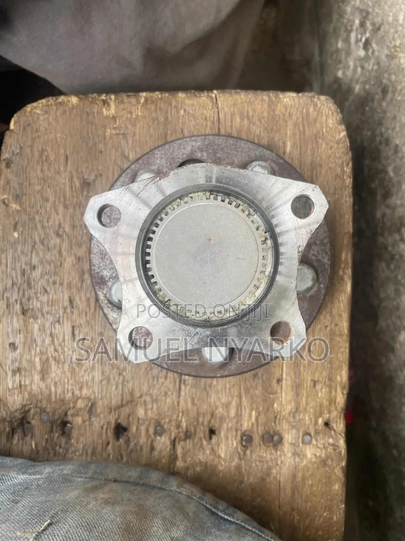 Toyota Camry 1998 Back Free Hub