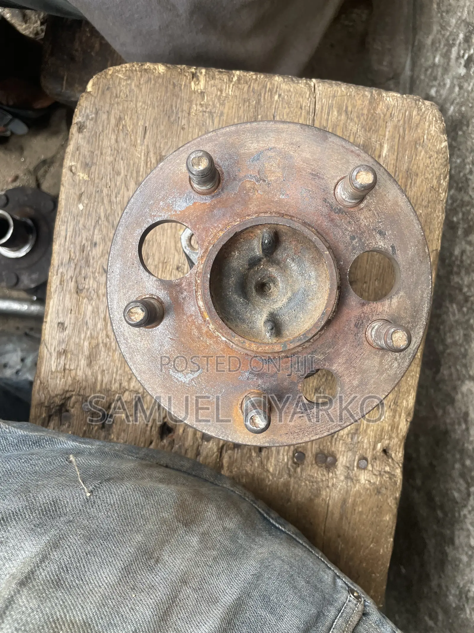Toyota Camry 1998 Back Free Hub