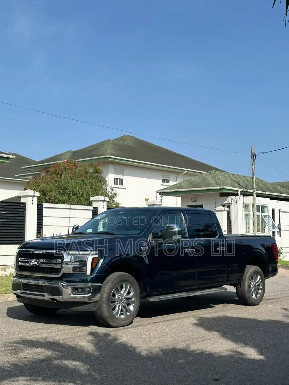 Ford F-150 LARIAT 4WD SuperCrew 5.5' Box 2025 Black