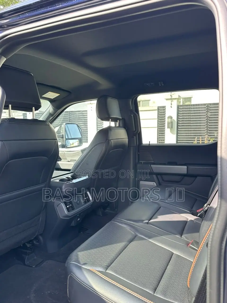 Ford F-150 LARIAT 4WD SuperCrew 5.5' Box 2025 Black