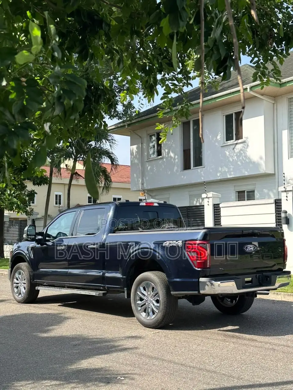 Ford F-150 LARIAT 4WD SuperCrew 5.5' Box 2025 Black