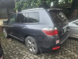 Toyota Highlander Limited 2012 Gray