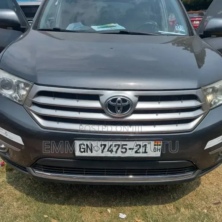 Toyota Highlander Limited 2012 Gray