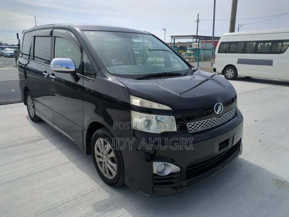 Toyota Voxy 2012 Black