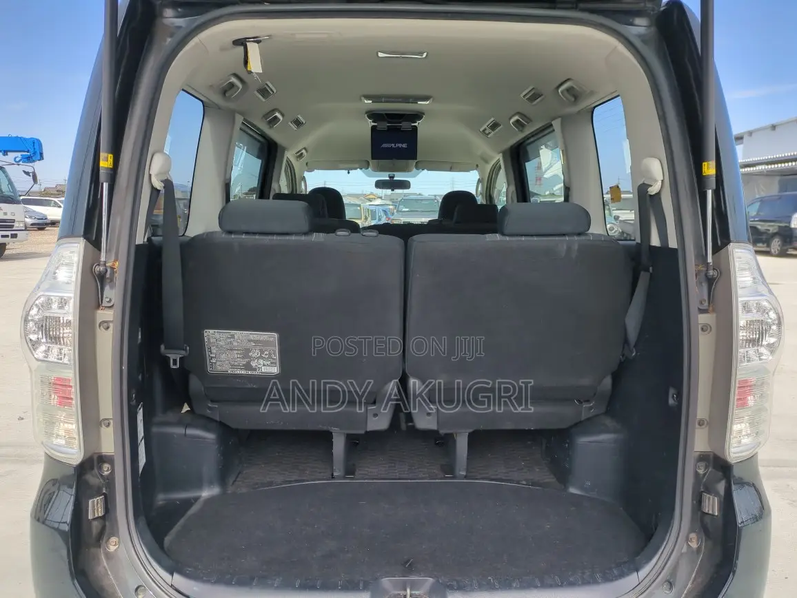 Toyota Voxy 2012 Black