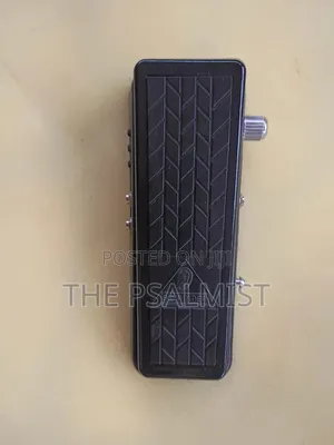 Behringer HB01 Wah Hellbabe Wah Pedal