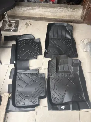 Honda HRV 5D Floor Mat