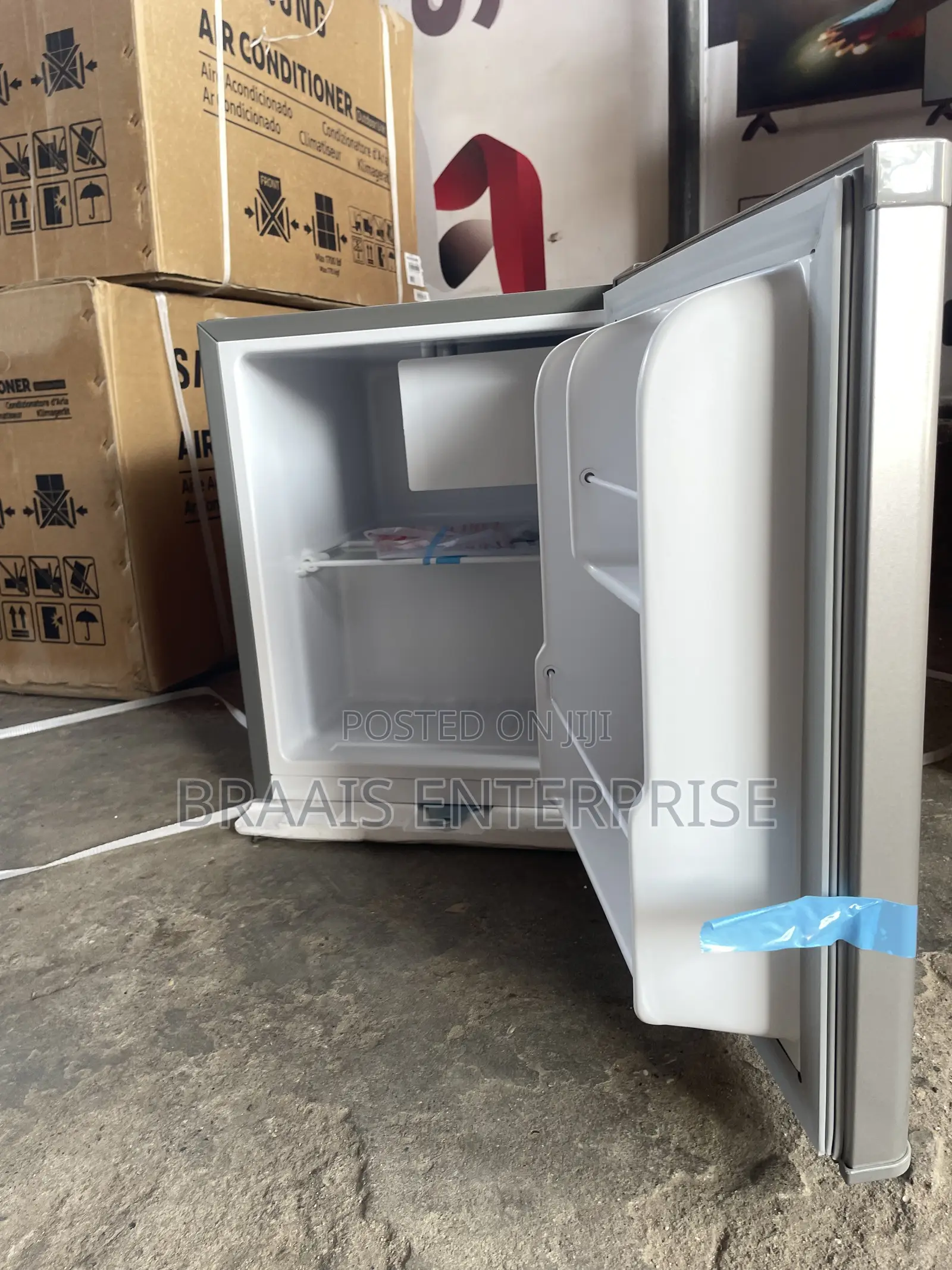 Pearl Bedside Fridge 41L