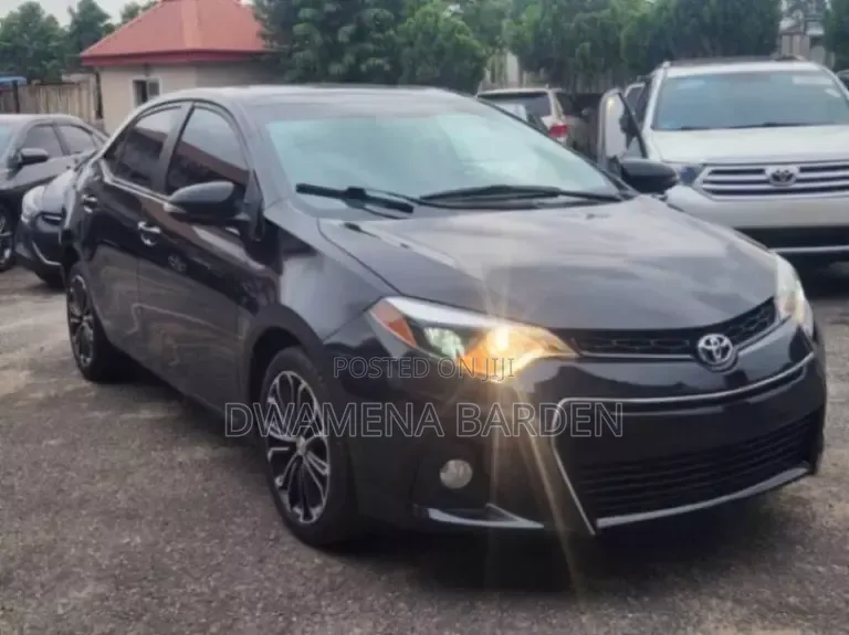 Toyota Corolla 2015 Black