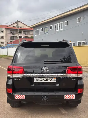 Toyota Land Cruiser 5.7 V8 VX-S 2021 Black