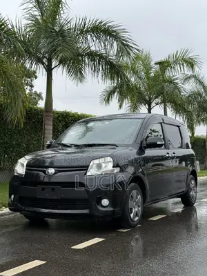 Toyota Sienta 1.5 FWD 2014 Black