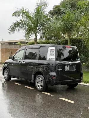 Toyota Sienta 1.5 FWD 2014 Black