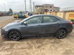 Toyota Corolla LE ECO w/Package 1 4dr Sedan (1.8L 4cyl CVT) 2017 Gray