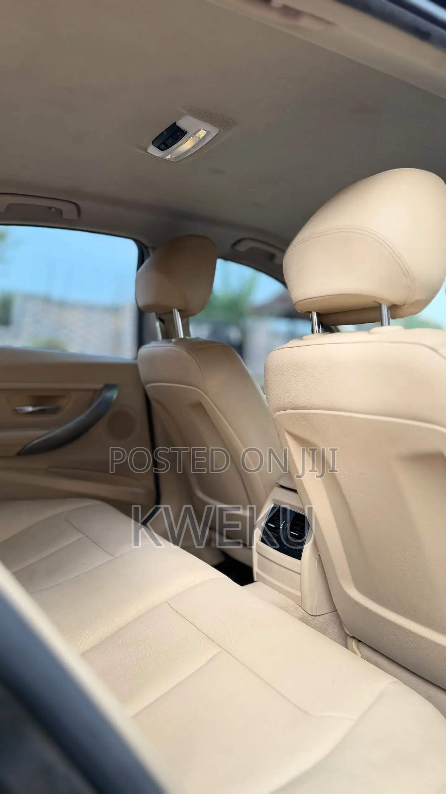 BMW 320i Sedan RWD 2016 Black