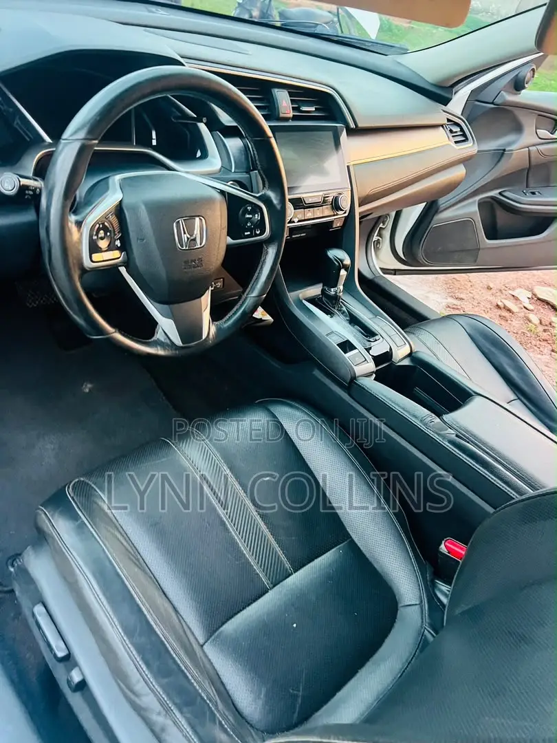 Honda Civic Touring 2dr Coupe (1.5L 4cyl) 2017 White