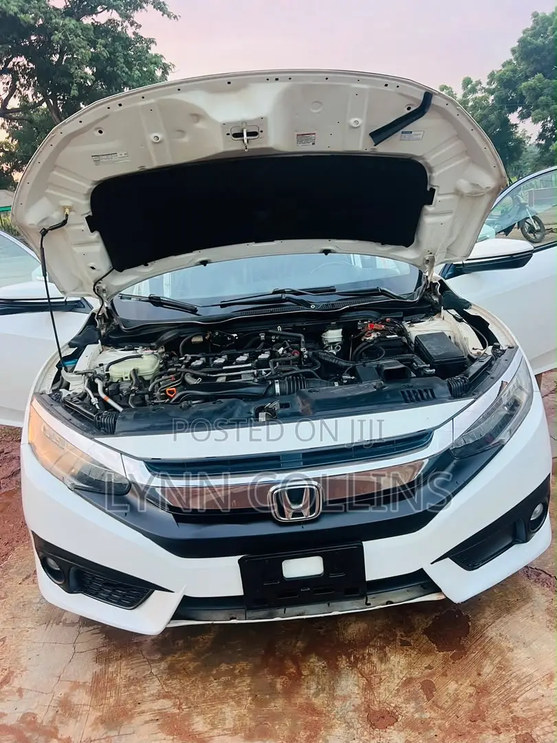 Honda Civic Touring 2dr Coupe (1.5L 4cyl) 2017 White