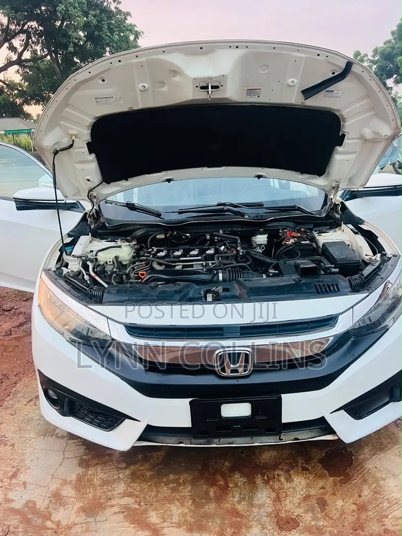 Honda Civic Touring 2dr Coupe (1.5L 4cyl) 2017 White