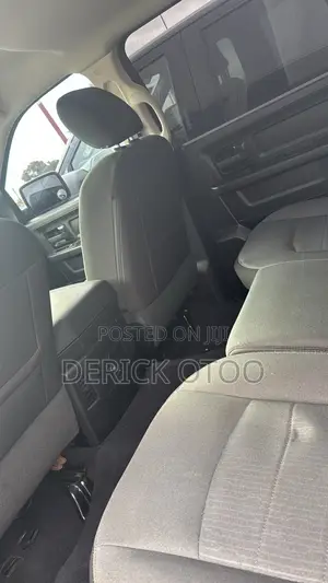 RAM 1500 2022 White