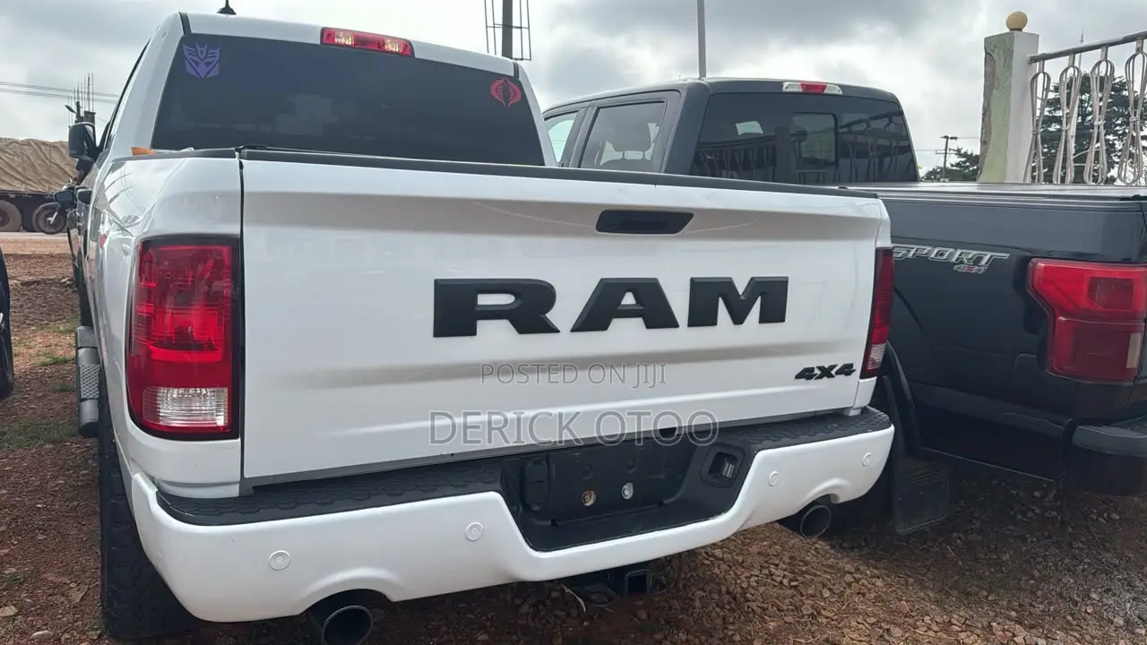 RAM 1500 2022 White