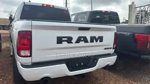 RAM 1500 2022 White
