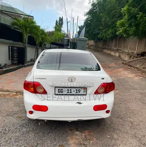 Toyota Corolla 2010 White