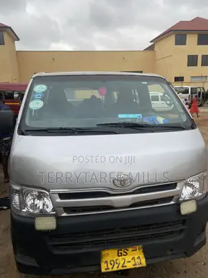 Toyota HiAce 2010 Silver