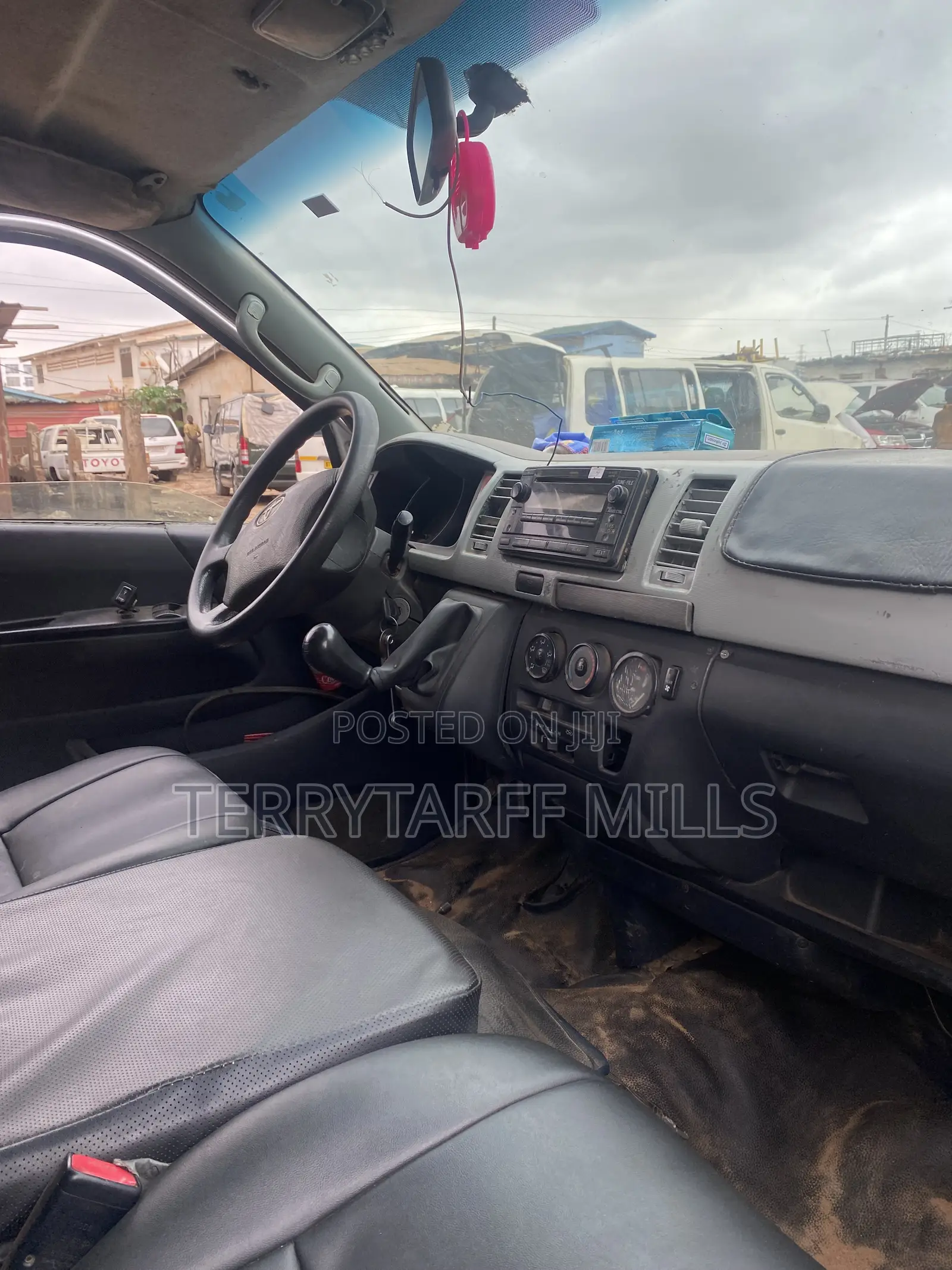 Toyota HiAce 2010 Silver