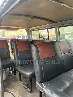 Toyota HiAce 2010 Silver