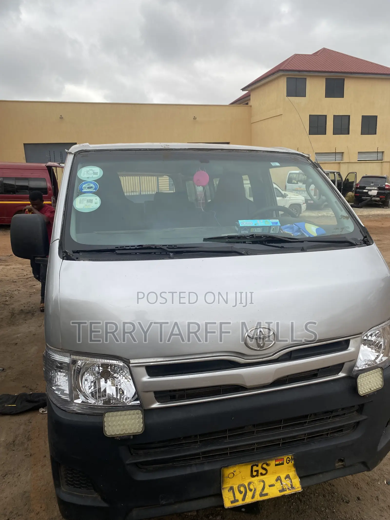 Toyota HiAce 2010 Silver