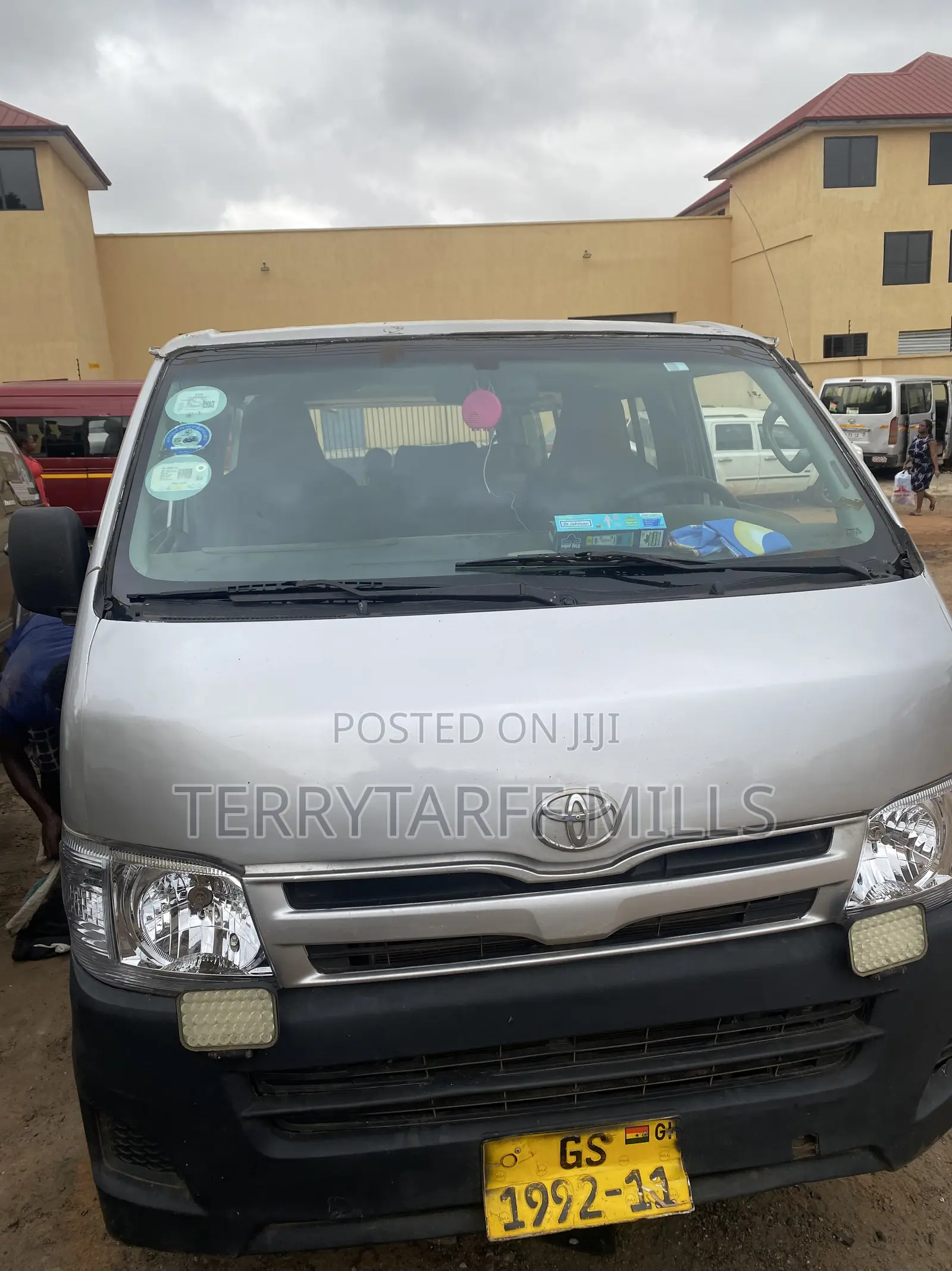 Toyota HiAce 2010 Silver