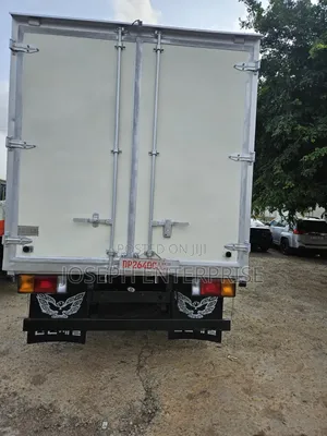 Hyundai Mighty Container