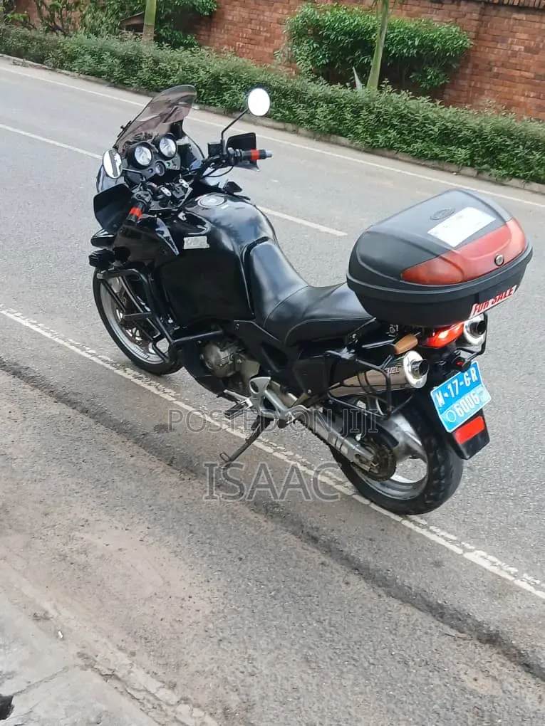 Honda 2000 Black