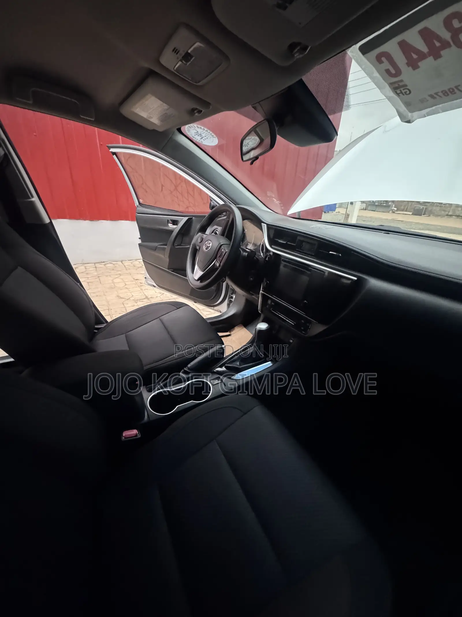 Toyota Corolla LE (1.8L 4cyl 2A) 2018 Gray