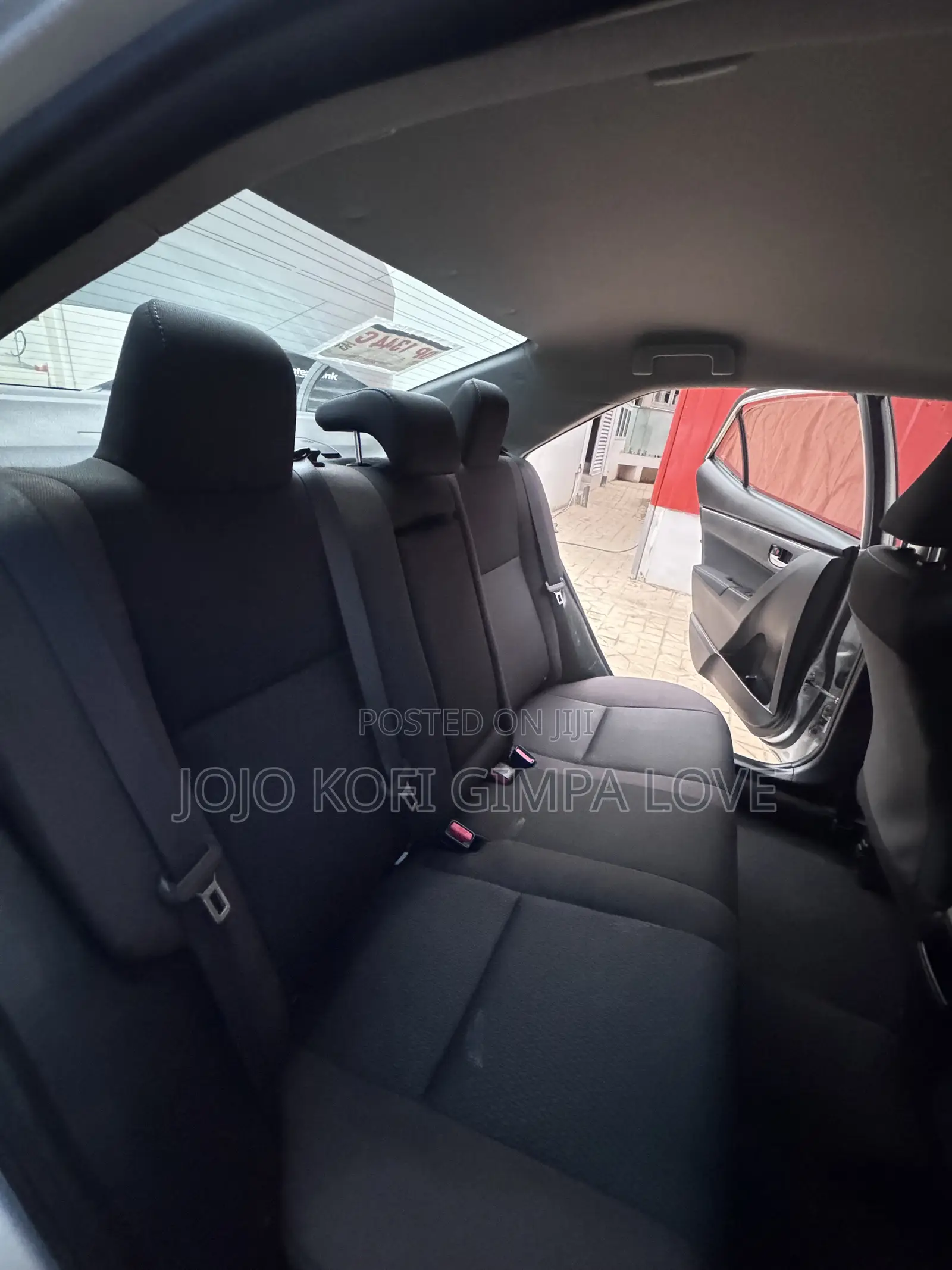 Toyota Corolla LE (1.8L 4cyl 2A) 2018 Gray