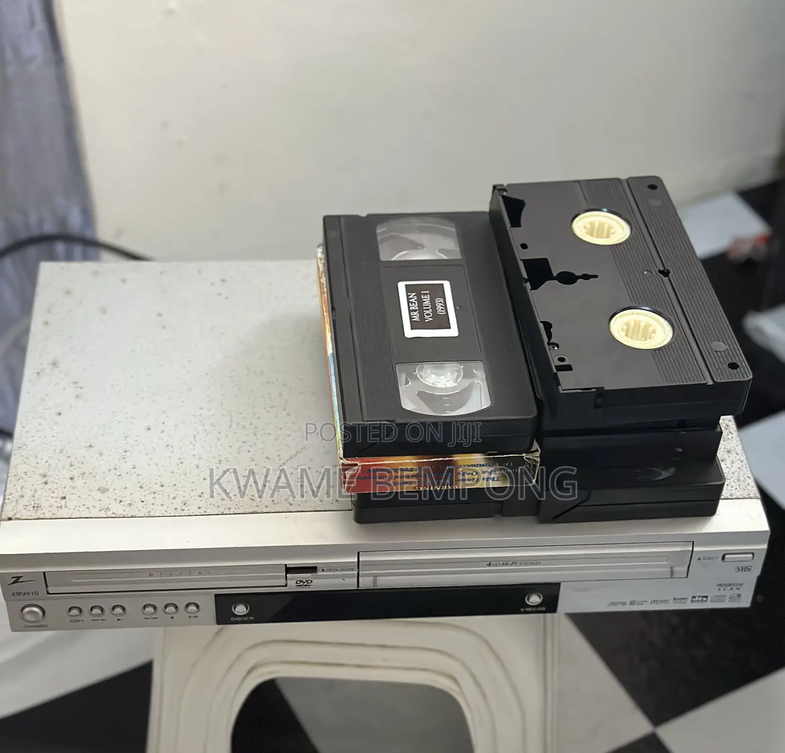 Retro VCR/DVD Combo With VHS Tapes