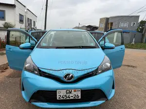 Toyota Vitz 1.3 FWD 3dr 2015 Blue