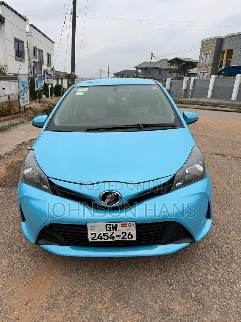 Toyota Vitz 1.3 FWD 3dr 2015 Blue