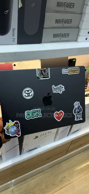 Laptop Apple MacBook Pro 2025 M5 16GB Apple M5 SSD 512GB
